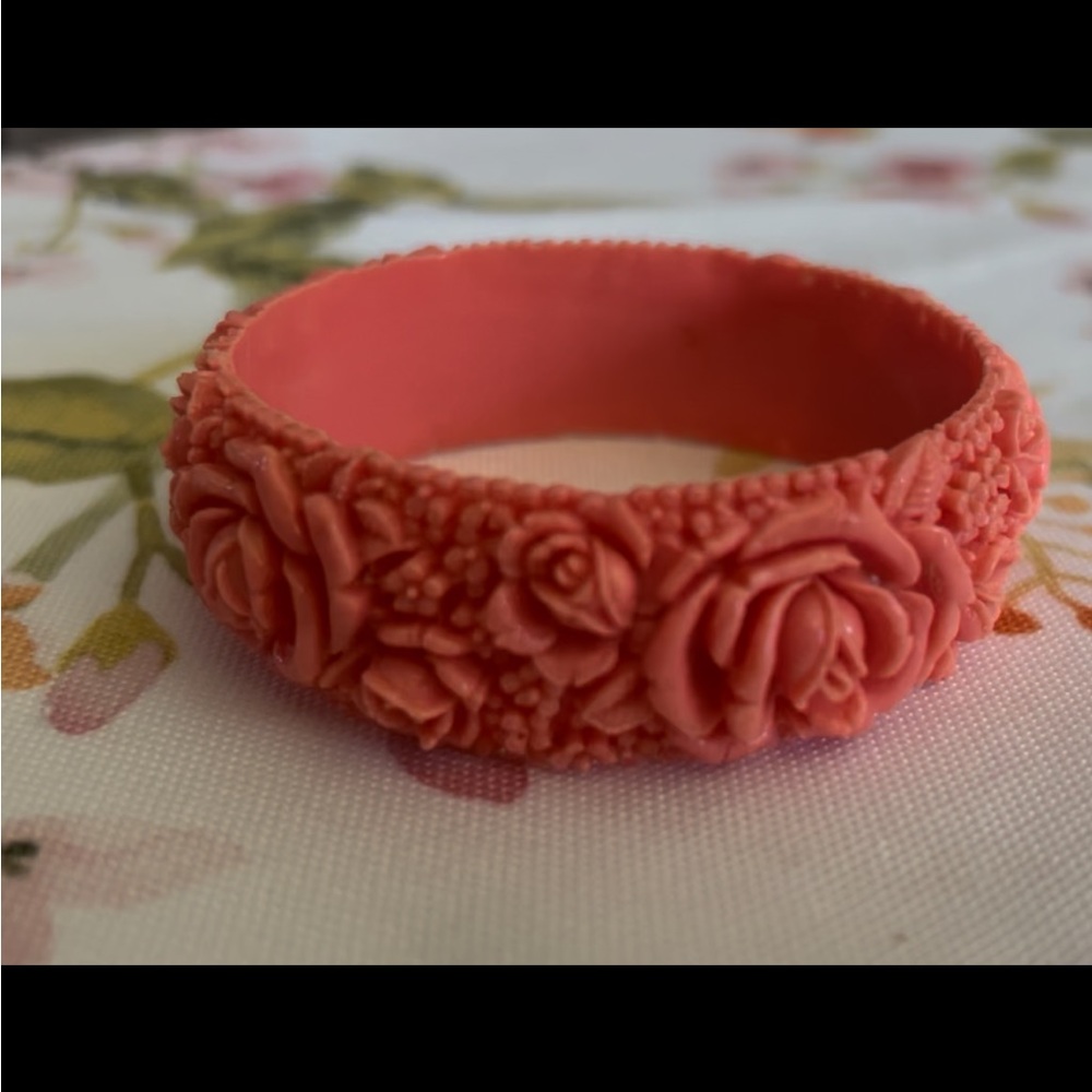 Vintage celluloid bracelet carved flowers peachy orange color ornate antique. - Picture 5 of 16